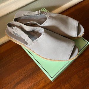 BRAND NEW/NEVER WORN: Emerson Grey Peeptoe Leather Timberland Sandals size 10